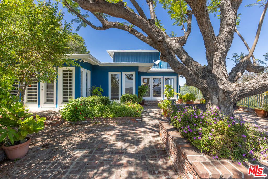 3661 Sunswept Drive Property Photo 38