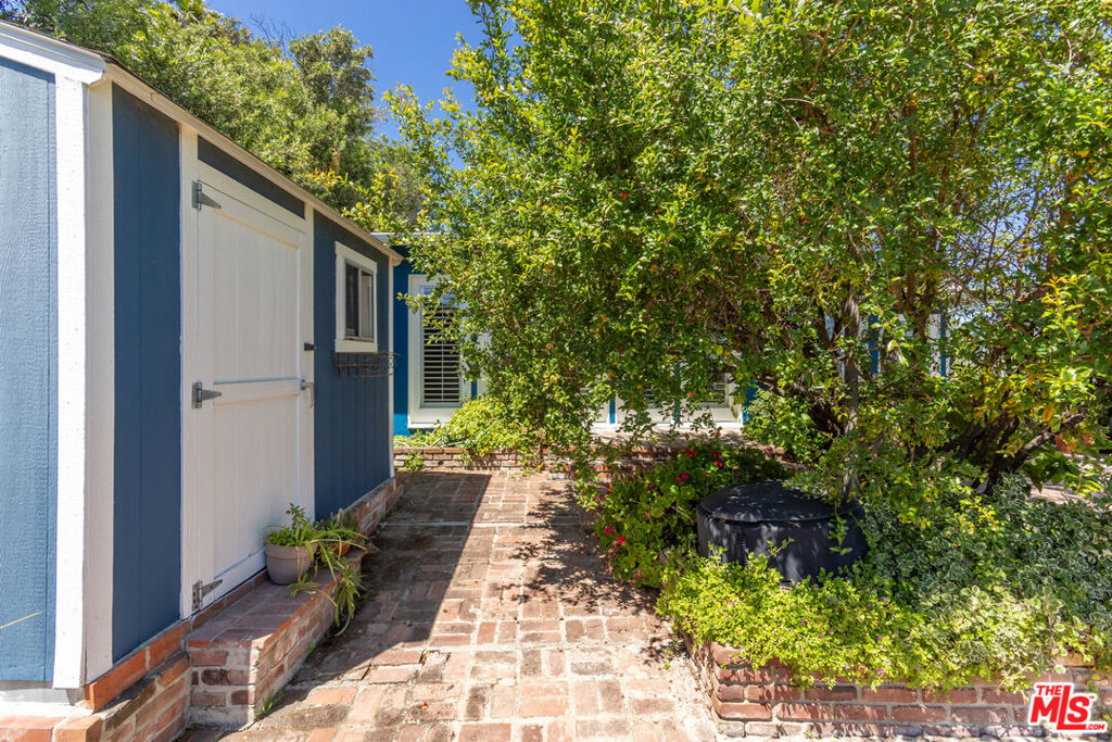 3661 Sunswept Drive Property Photo 39