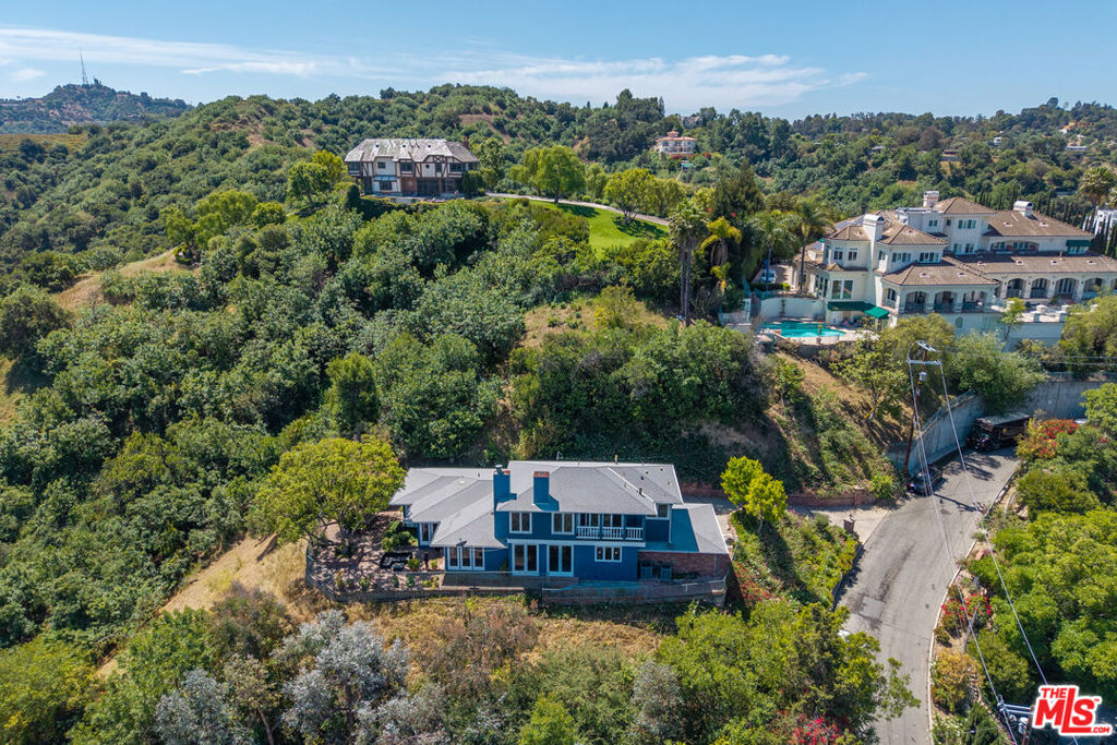 3661 Sunswept Drive Property Photo 40