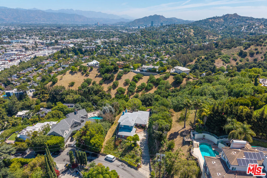 3661 Sunswept Drive Property Photo 42