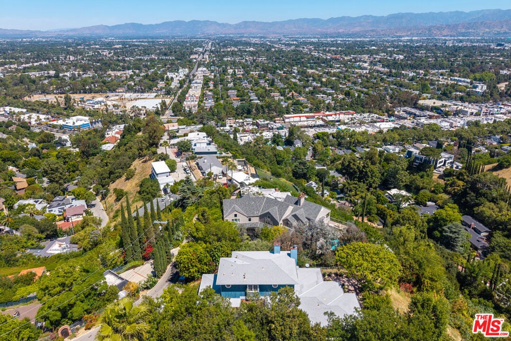 3661 Sunswept Drive Property Photo 43