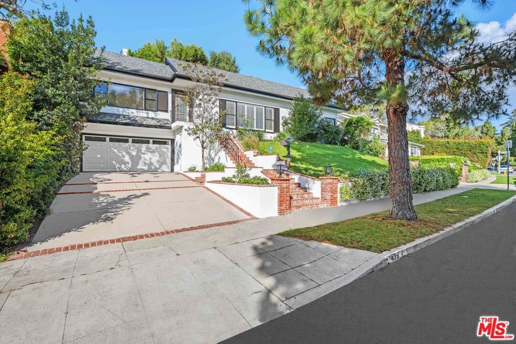 435 Dalehurst Avenue Property Photo 1