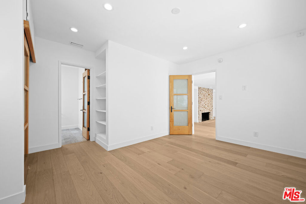 435 Dalehurst Avenue Property Photo 6