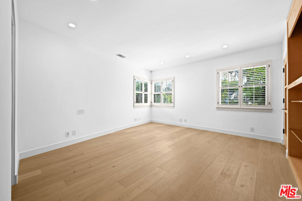 435 Dalehurst Avenue Property Photo 9