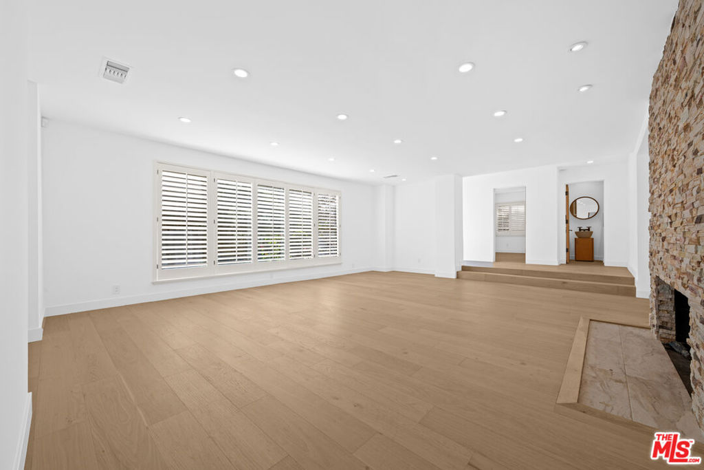 435 Dalehurst Avenue Property Photo 19
