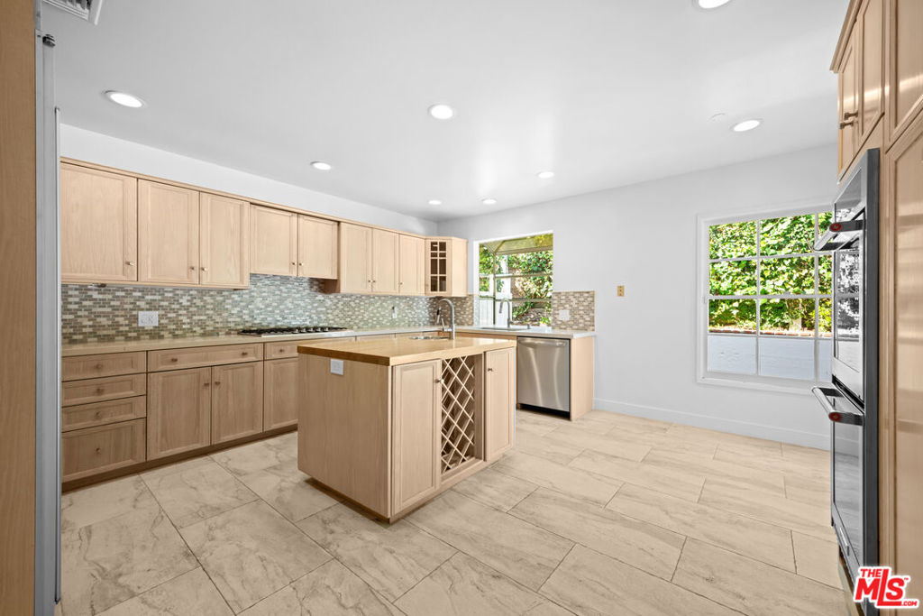 435 Dalehurst Avenue Property Photo 25
