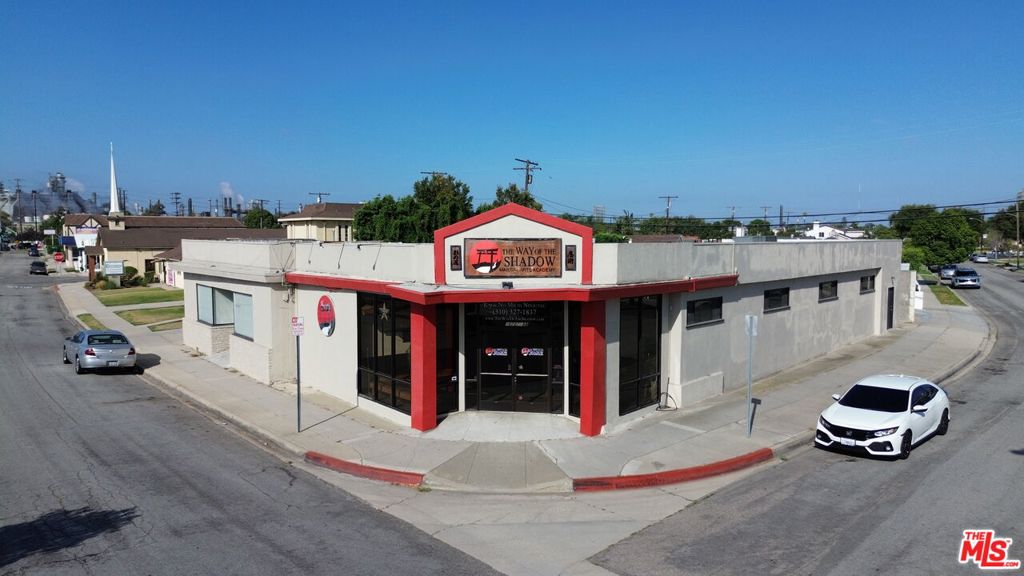 18727 Crenshaw Boulevard Property Photo 1