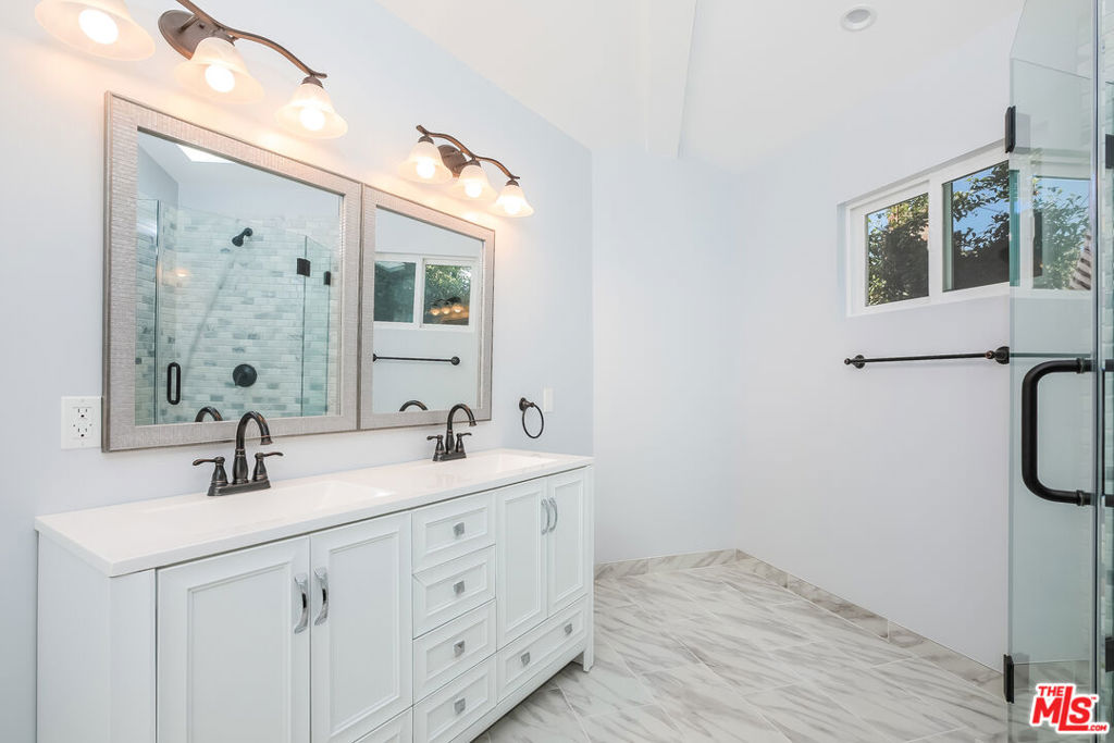 6147 Will Rogers Street Property Photo 10