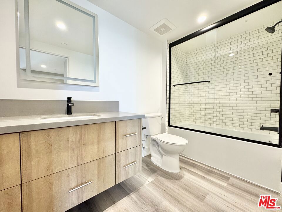 11155 Huston St 203 Property Photo 4