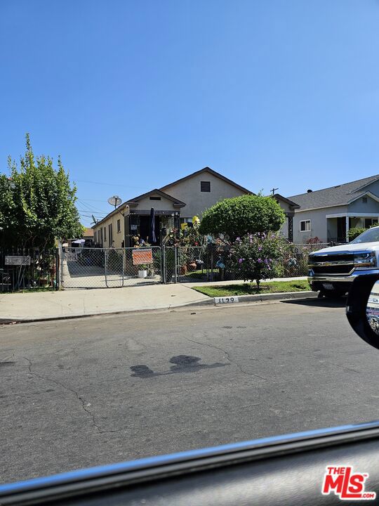 1129 E 71st Street Property Photo 2