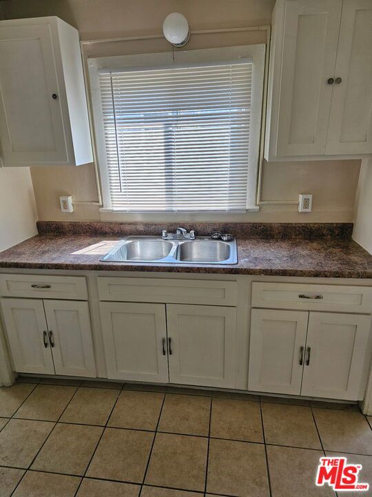 1129 E 71st Street Property Photo 8