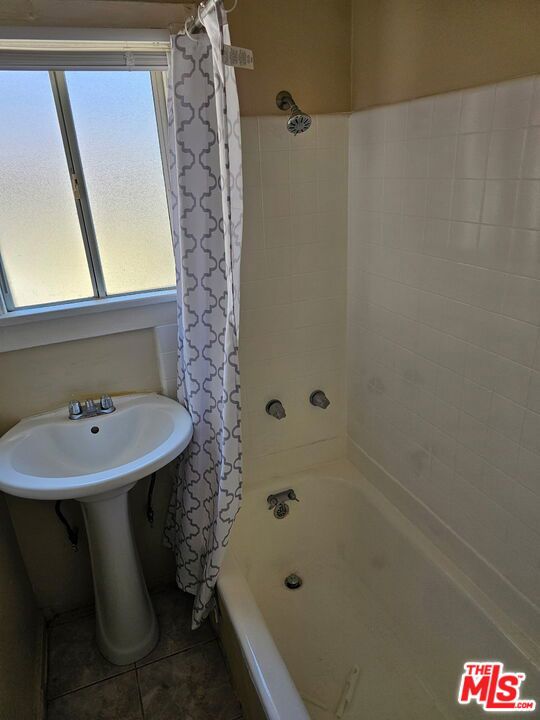 1129 E 71st Street Property Photo 11