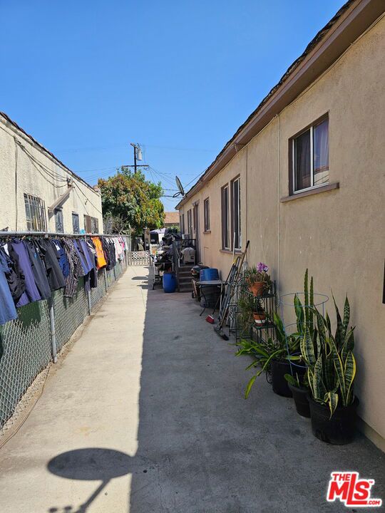 1129 E 71st Street Property Photo 14