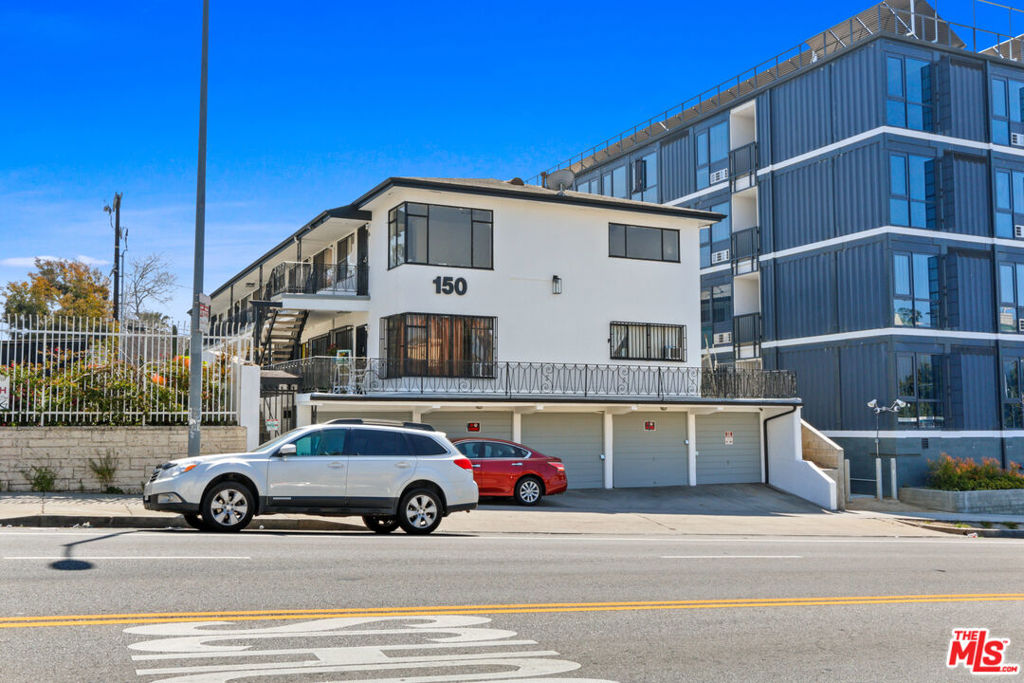 151 S Mountainview Avenue Property Photo 2