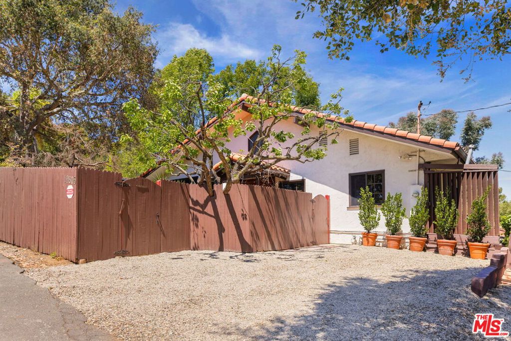 19805 Valley View Drive Property Photo 64