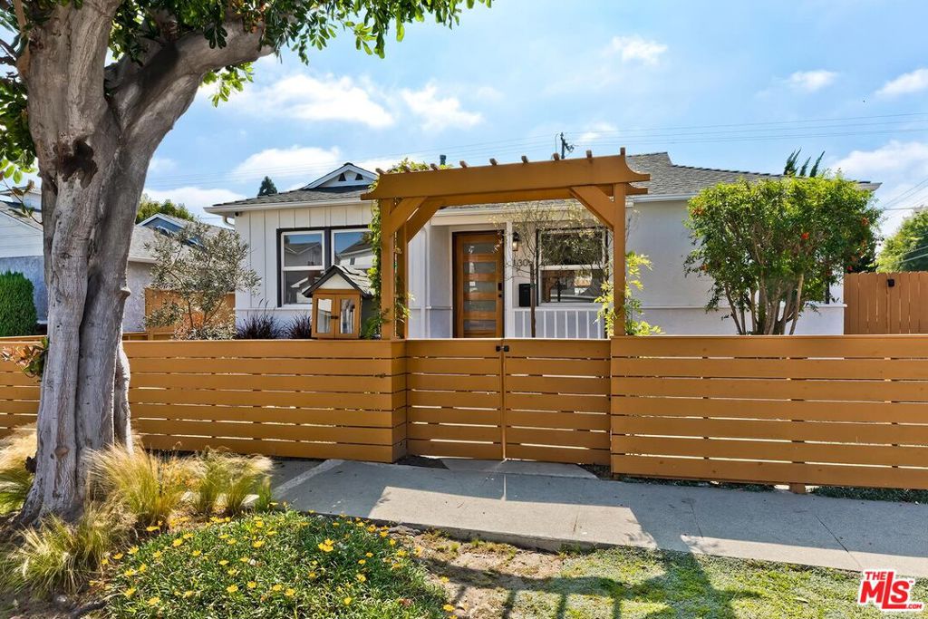 11305 Segrell Way Property Photo 1