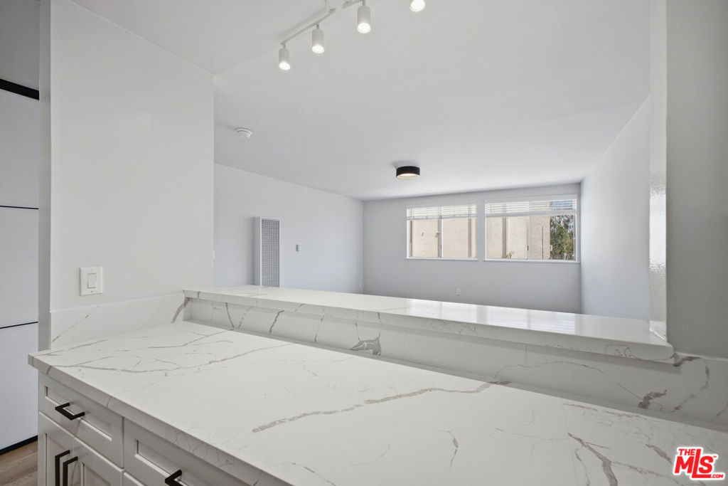 1337 S Hoover Street 1505 # 4 Property Photo 7