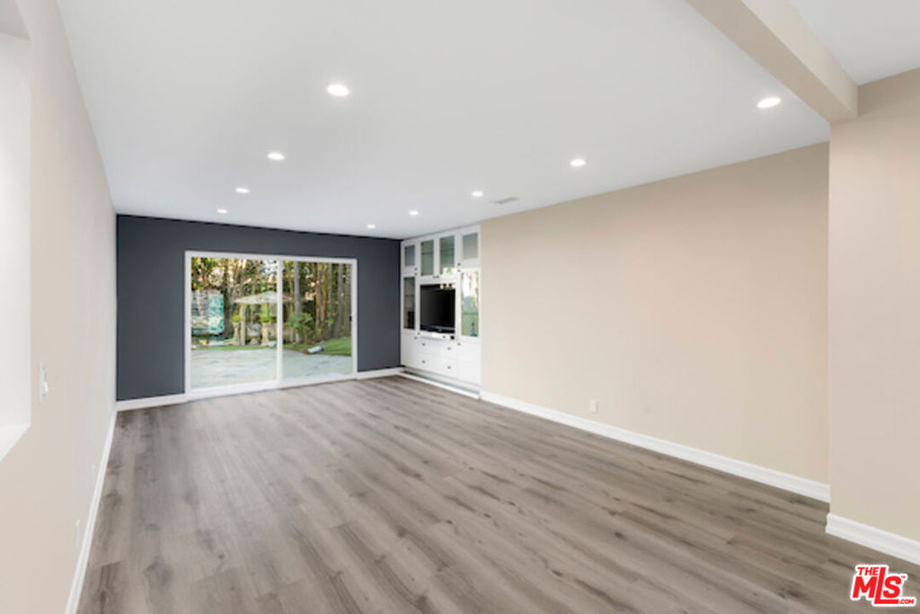 164 N Willaman Drive Property Photo 14