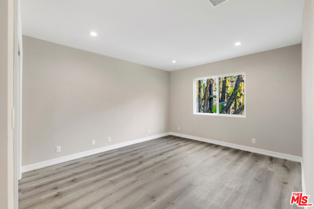 164 N Willaman Drive Property Photo 17