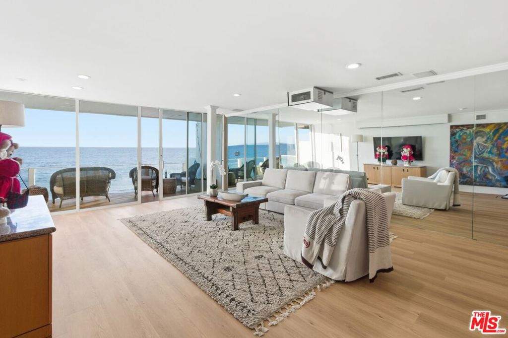 20456 Pacific Coast Highway Property Photo 1