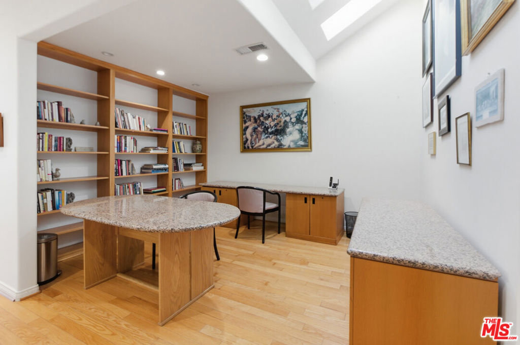 20456 Pacific Coast Highway Property Photo 14