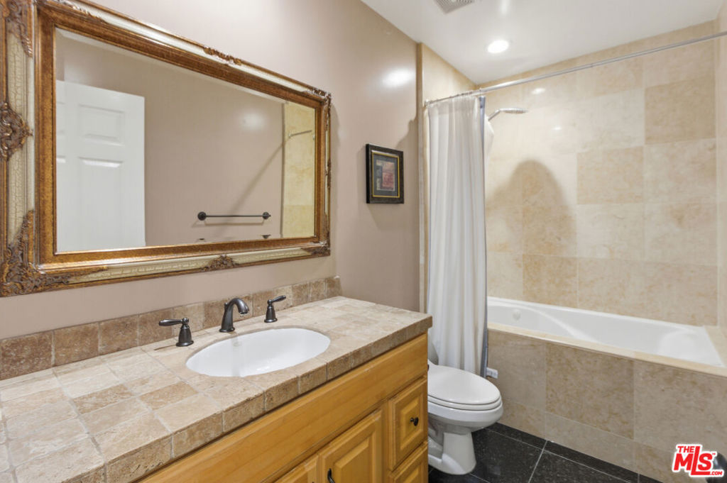 20456 Pacific Coast Highway Property Photo 17