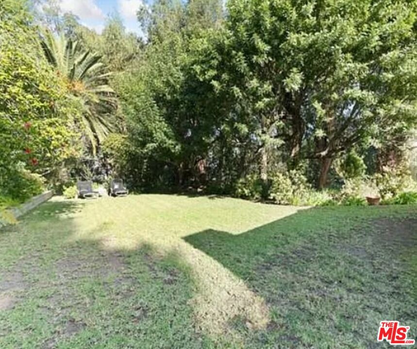 4363 Hayvenhurst Ave Property Photo 29