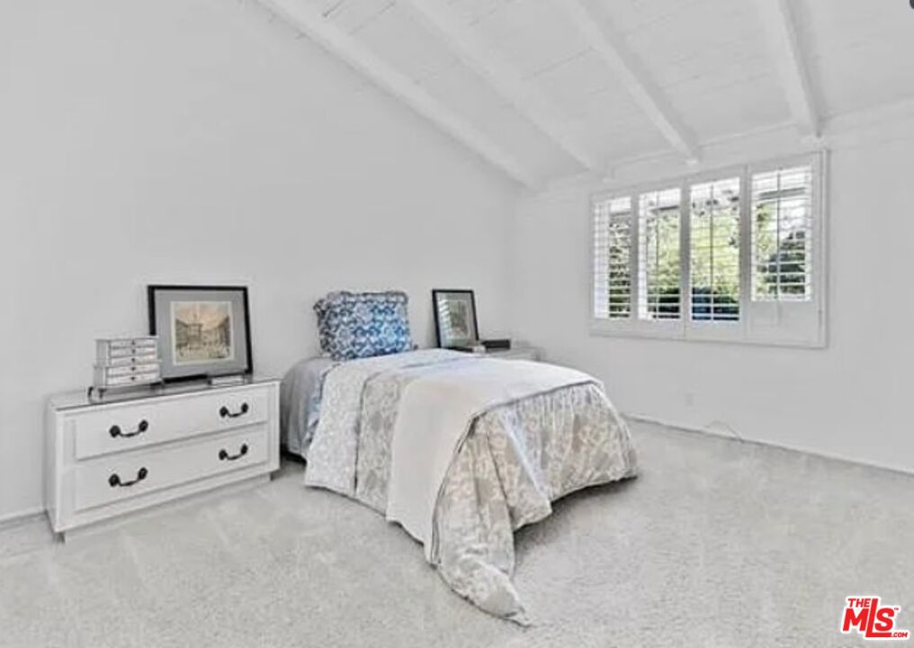 4363 Hayvenhurst Ave Property Photo 48