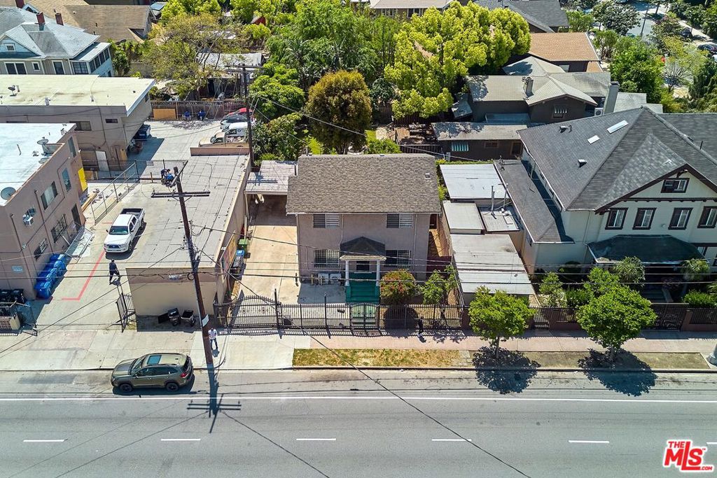2194 Venice Boulevard Property Photo 1