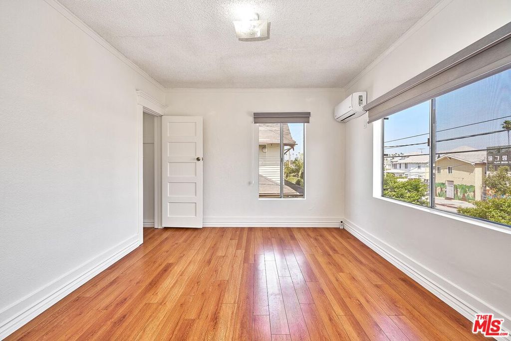 2194 Venice Boulevard Property Photo 7