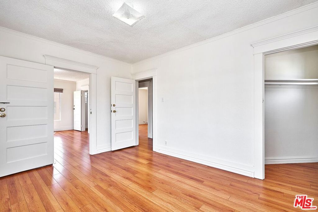 2194 Venice Boulevard Property Photo 8