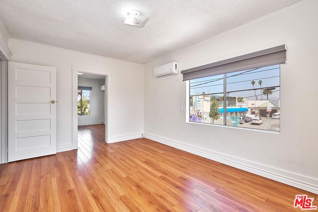 2194 Venice Boulevard Property Photo 10