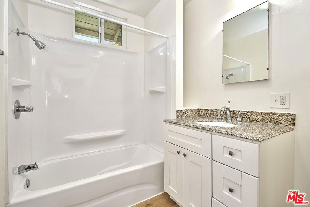 2194 Venice Boulevard Property Photo 12