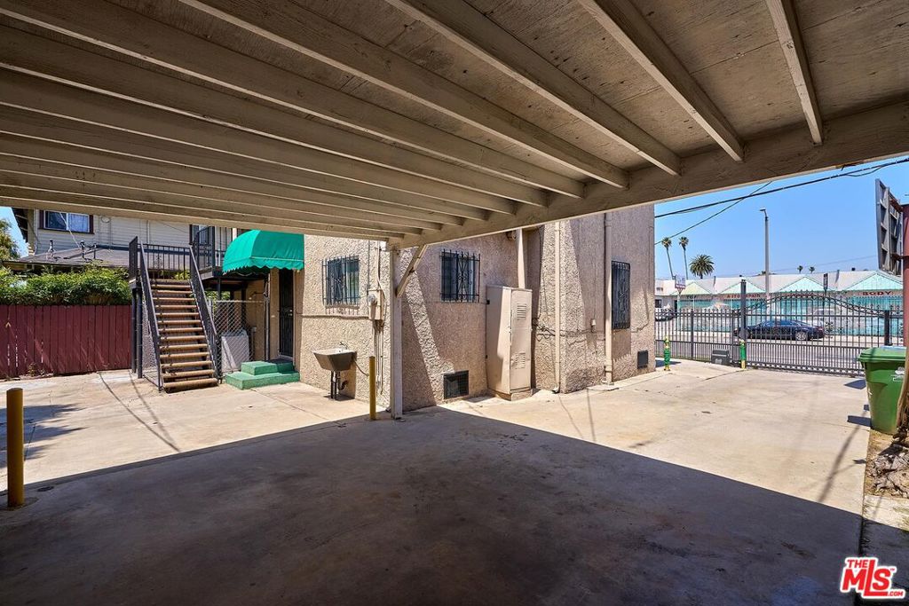 2194 Venice Boulevard Property Photo 25