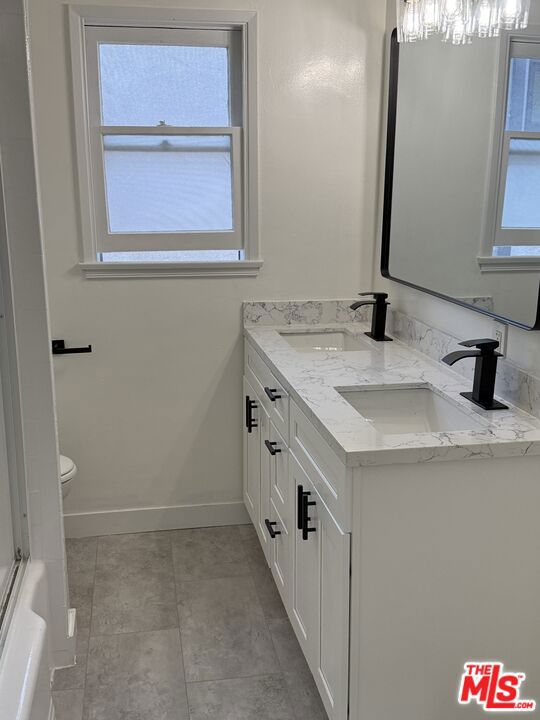2616 S Barrington Avenue Property Photo 27