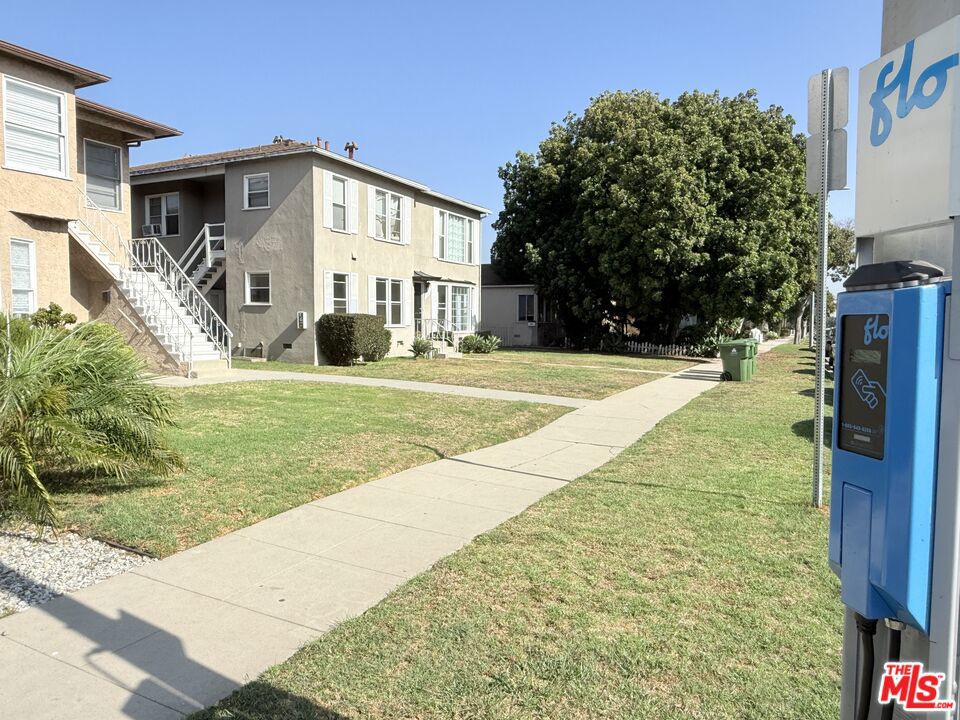 2616 S Barrington Avenue Property Photo 29
