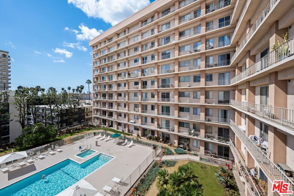 100 S Doheny Drive 512 Property Photo 1