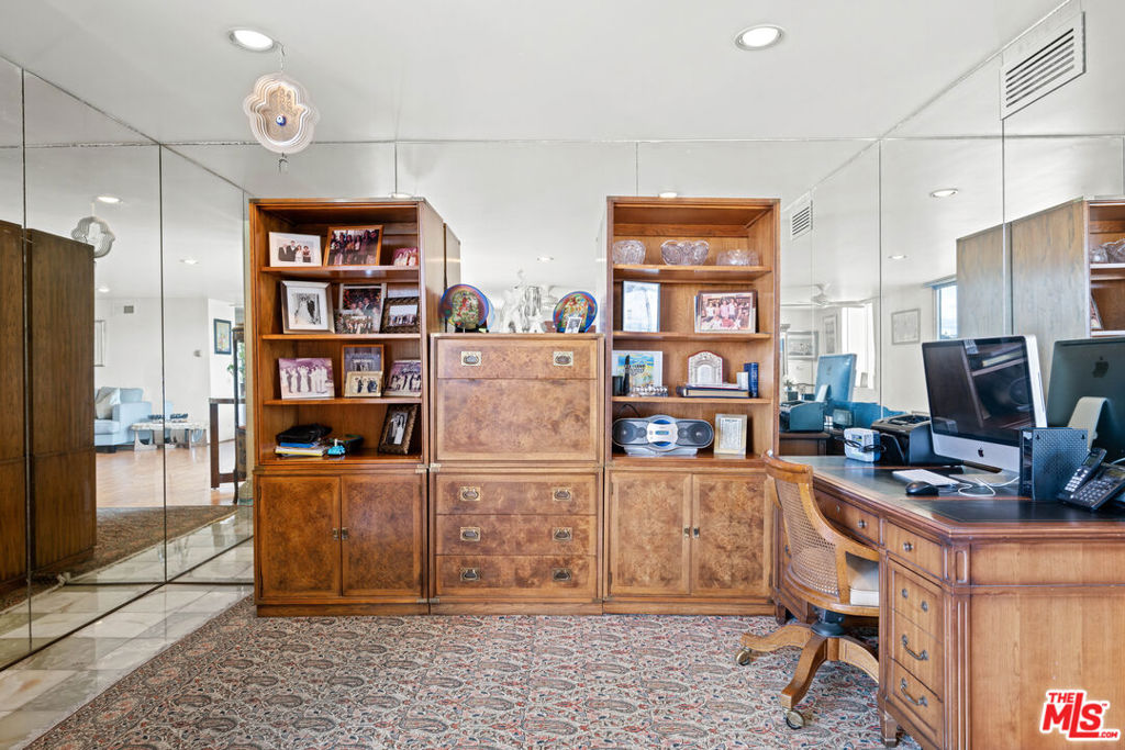 100 S Doheny Drive 512 Property Photo 10