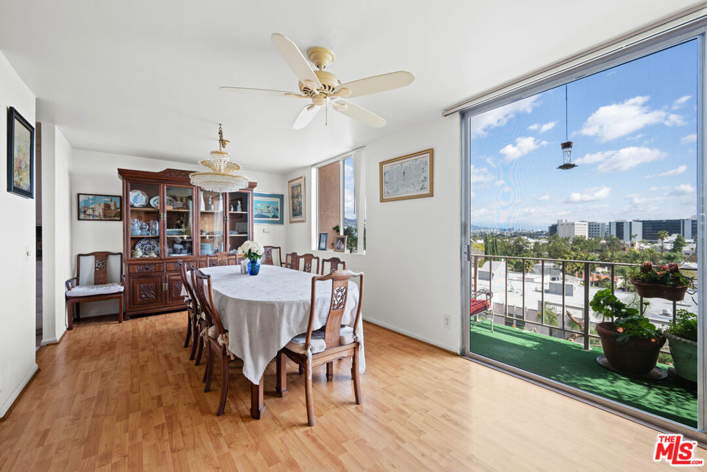 100 S Doheny Drive 512 Property Photo 11