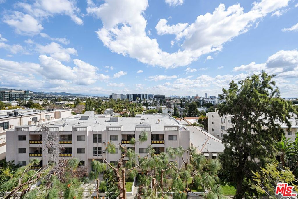 100 S Doheny Drive 512 Property Photo 13