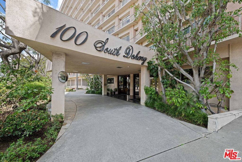100 S Doheny Drive 512 Property Photo 37