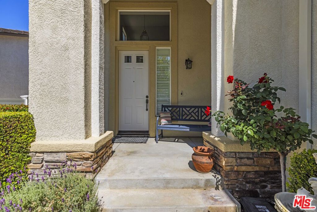 26531 Cardinal Drive Property Photo 4