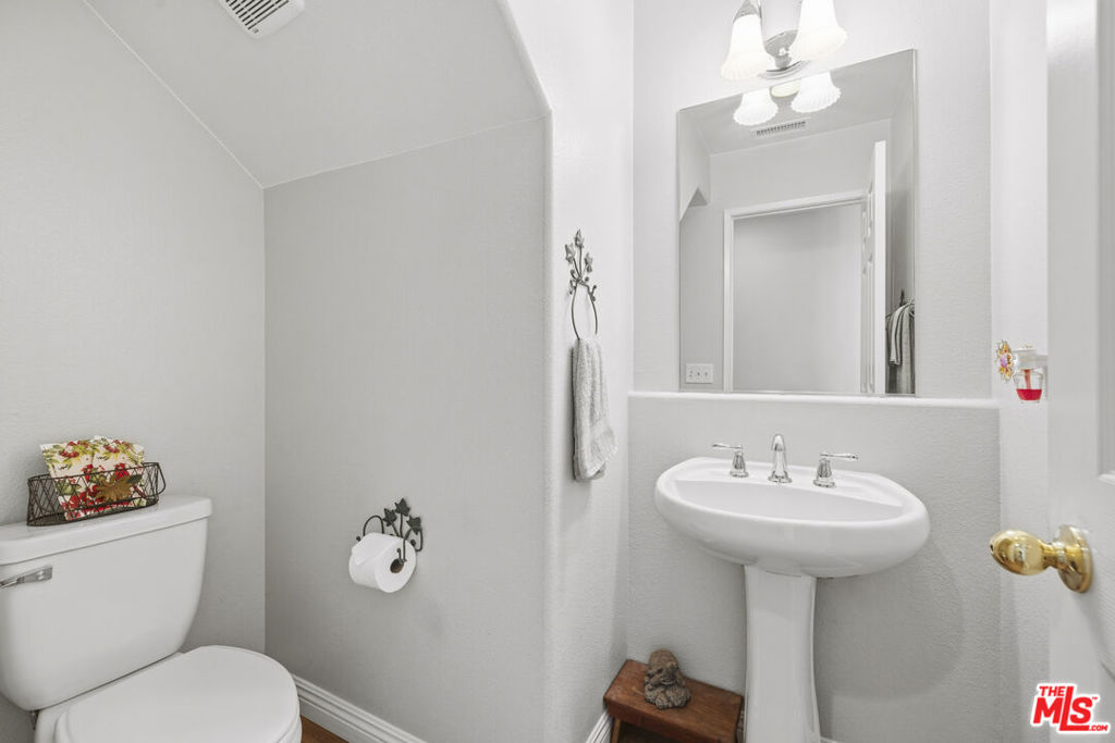 26531 Cardinal Drive Property Photo 11