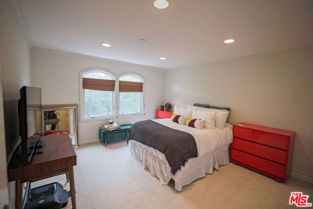 10390 La Grange Avenue Ph3 Property Photo 19