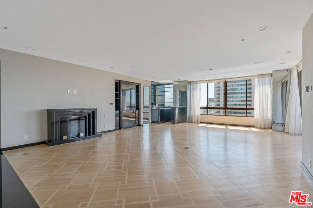 10430 Wilshire Boulevard 2001 Property Photo 6