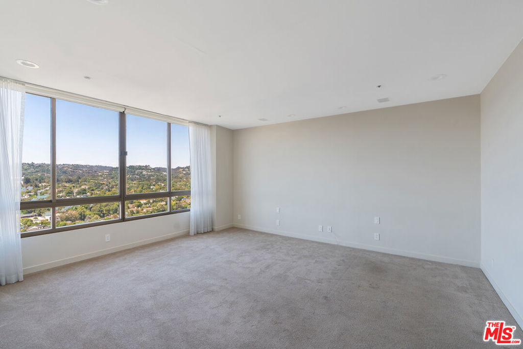 10430 Wilshire Boulevard 2001 Property Photo 15