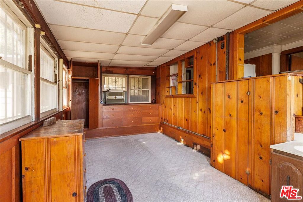 1621 Mohawk Street Property Photo 3