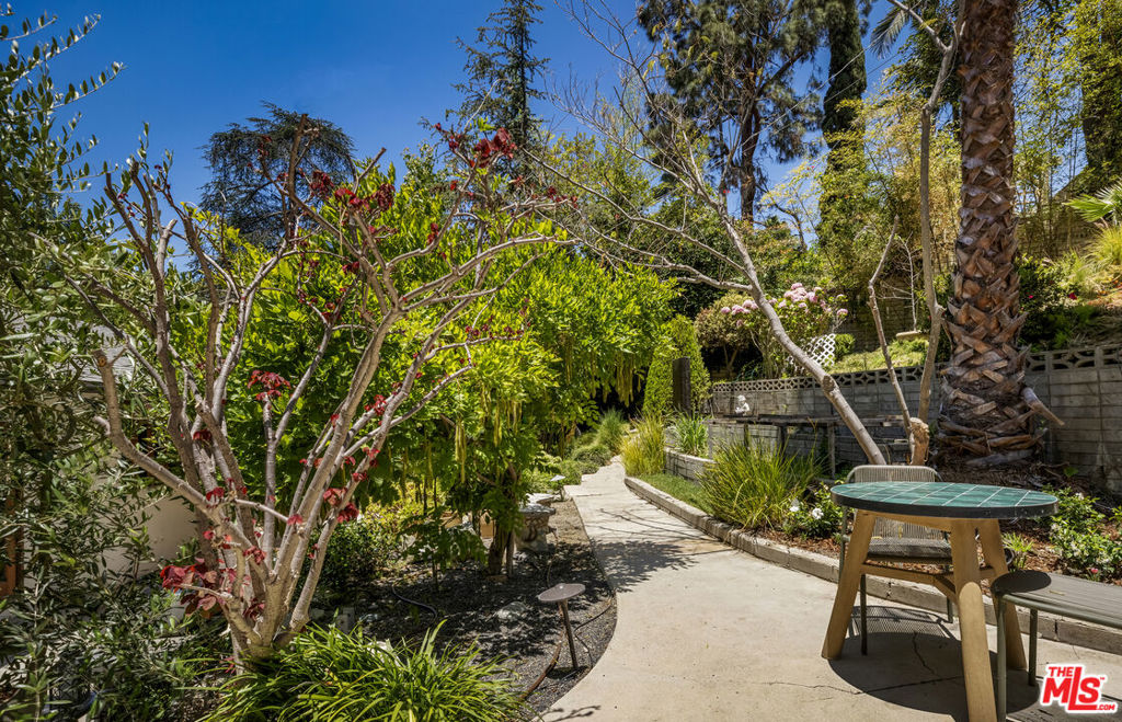 5749 Valley Oak Drive Property Photo 33