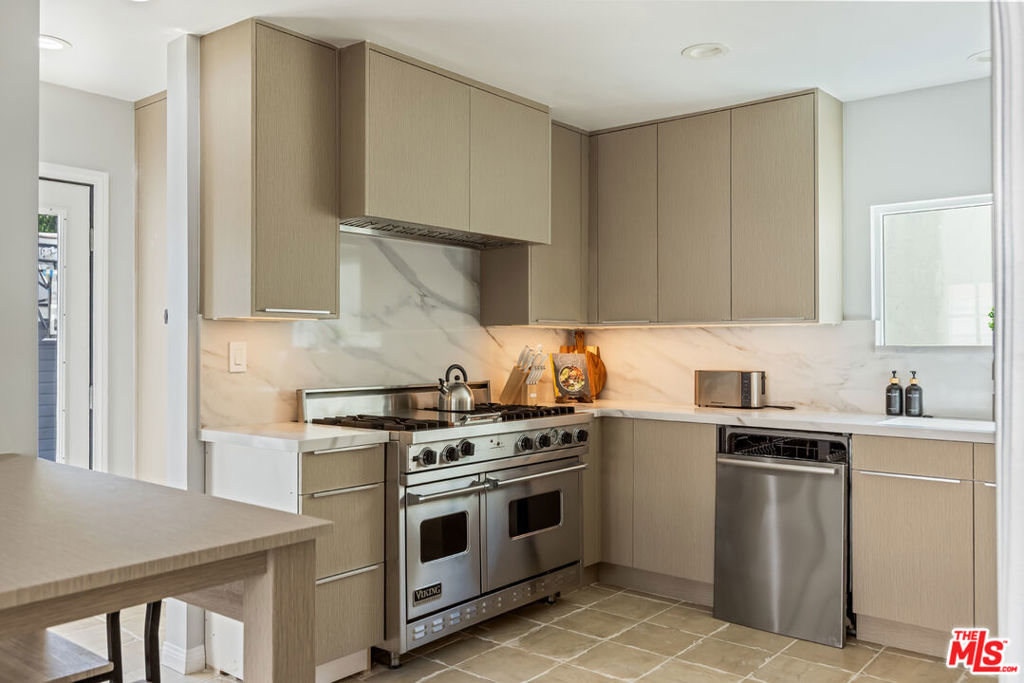6316 Drexel Avenue Property Photo 10