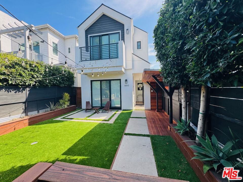 4816 Inglewood Boulevard Property Photo